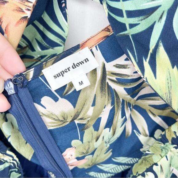 Superdown myra front tie floral romper Size Medium - Picture 5 of 9